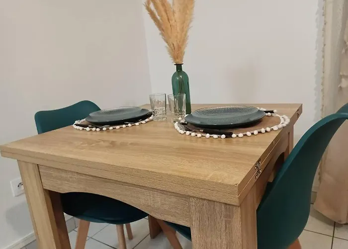 Kedge 9 - Proche Centre, Tram & Universites Apartman